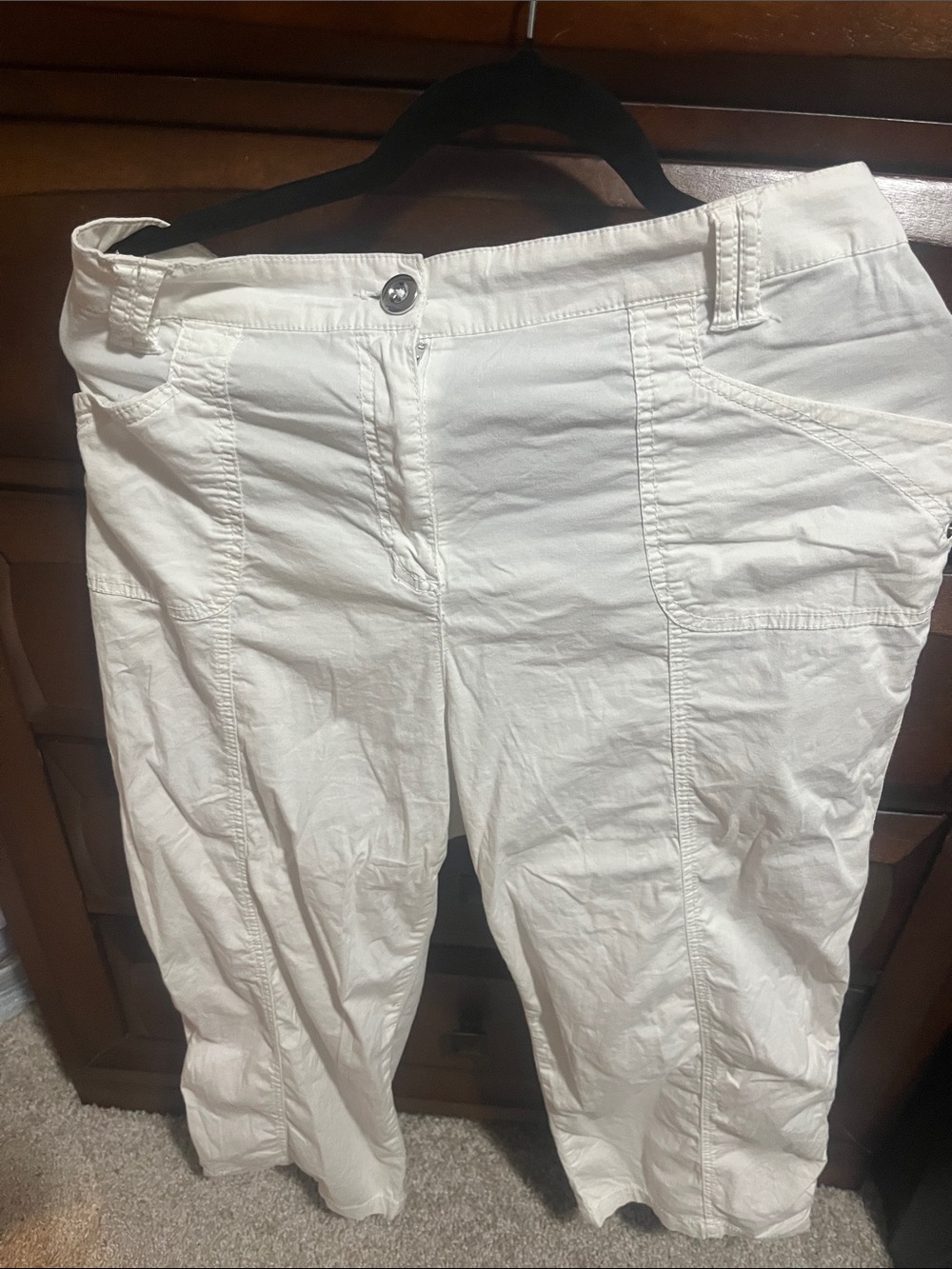 JM Collection White Cropped Ankle Jeans